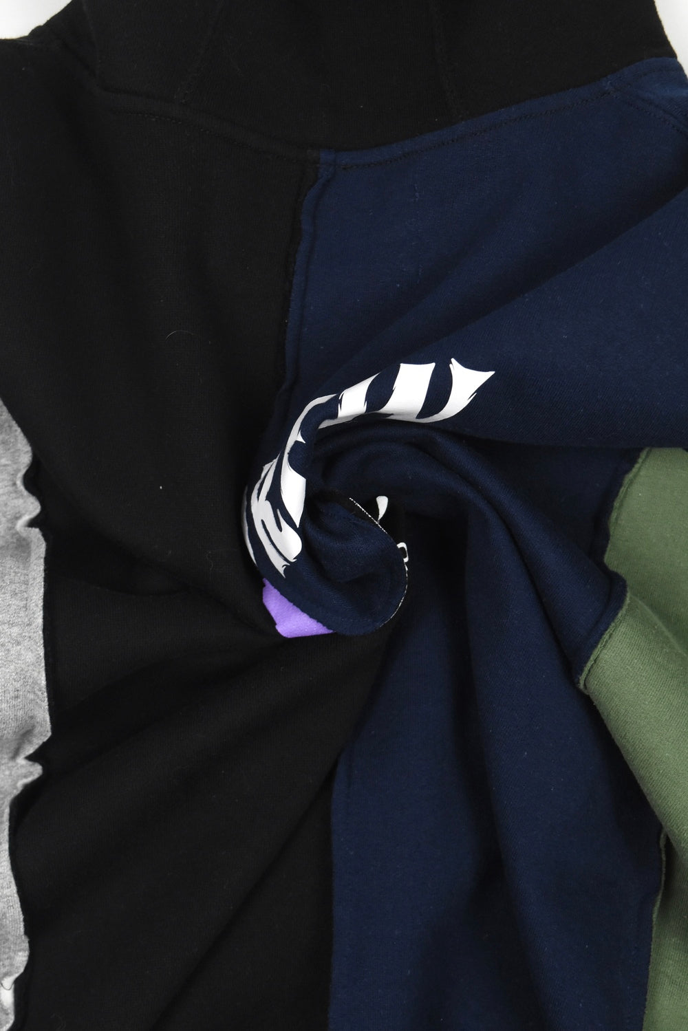 FOUR-PANEL HOODIES