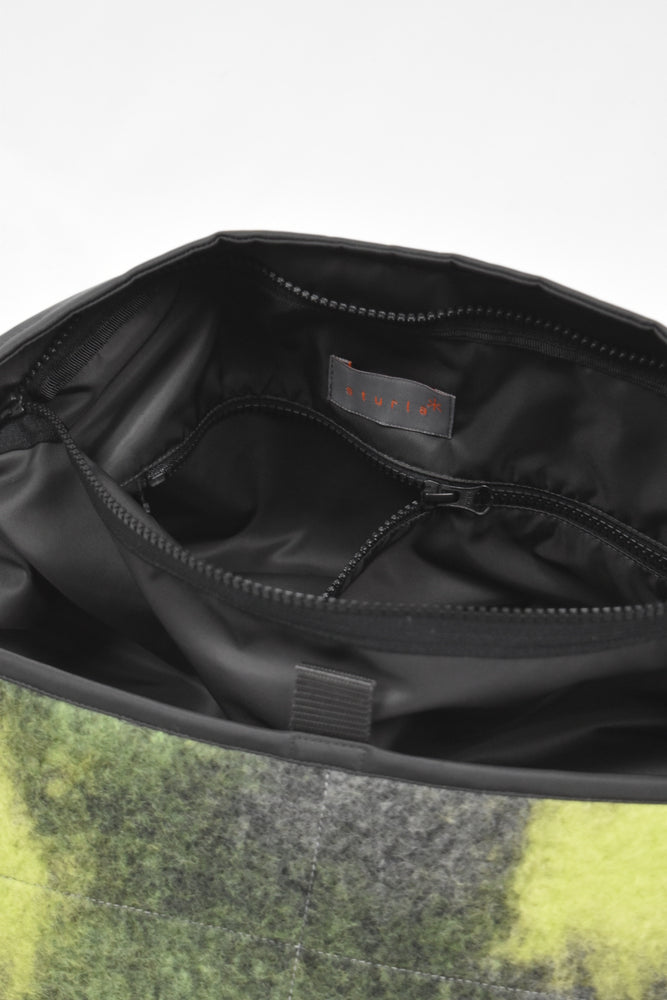 MESSENGER BAG