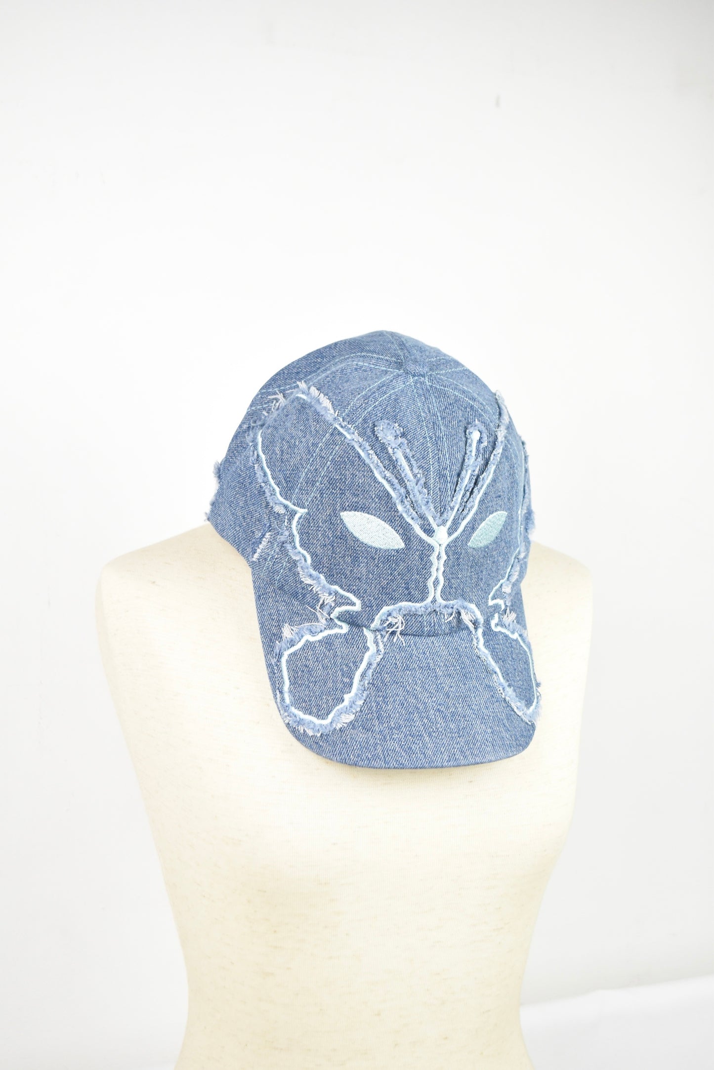 POWDER ALIEN BUTTERFLY KISS BASEBALL CAP