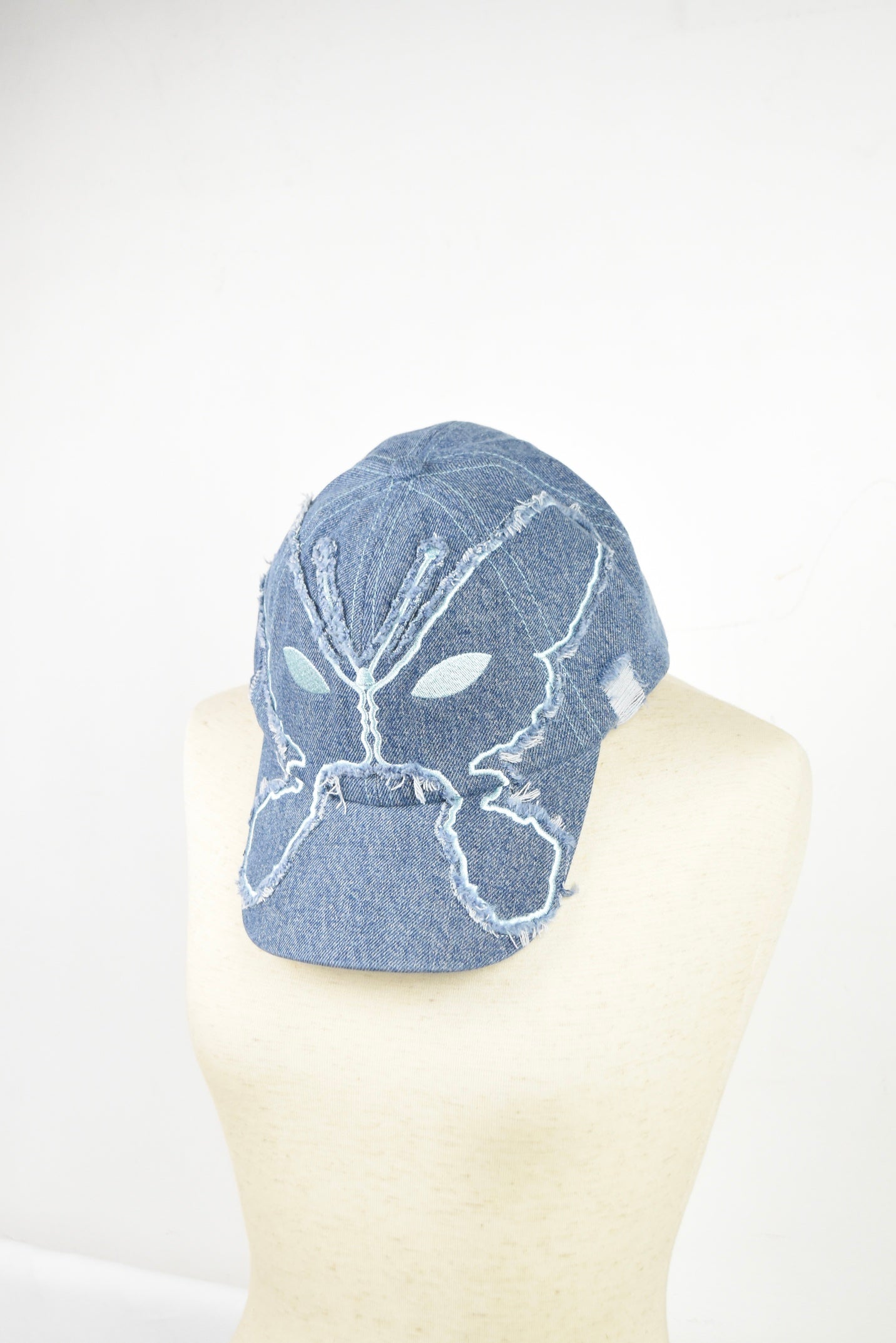POWDER ALIEN BUTTERFLY KISS BASEBALL CAP
