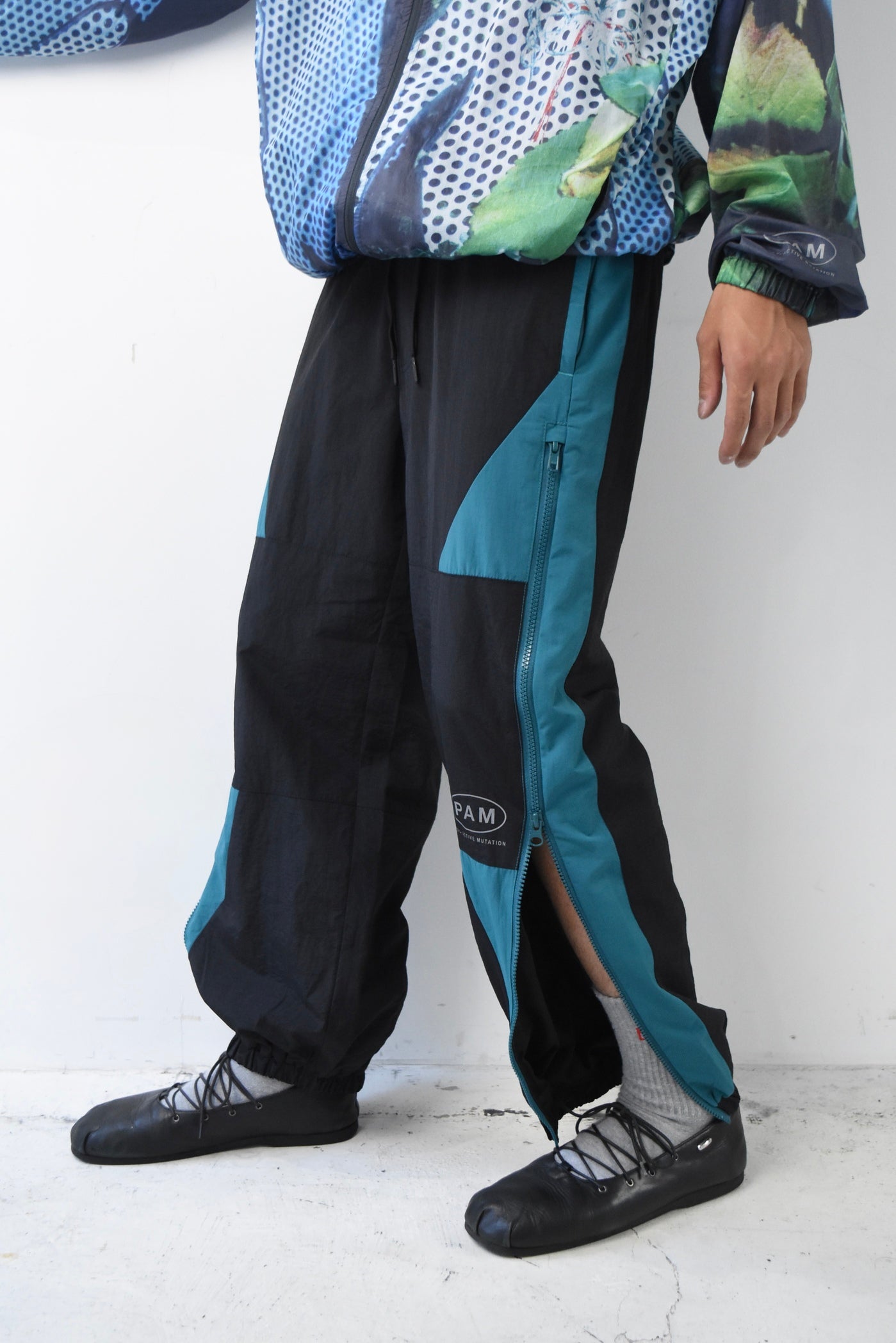 AKTIV-8 TRACKPANT -BLACK TEAL