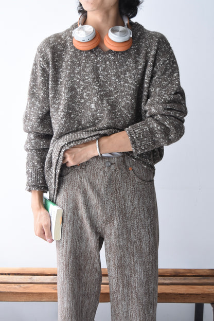 SCOLLO A V (BROWN & WHITE)