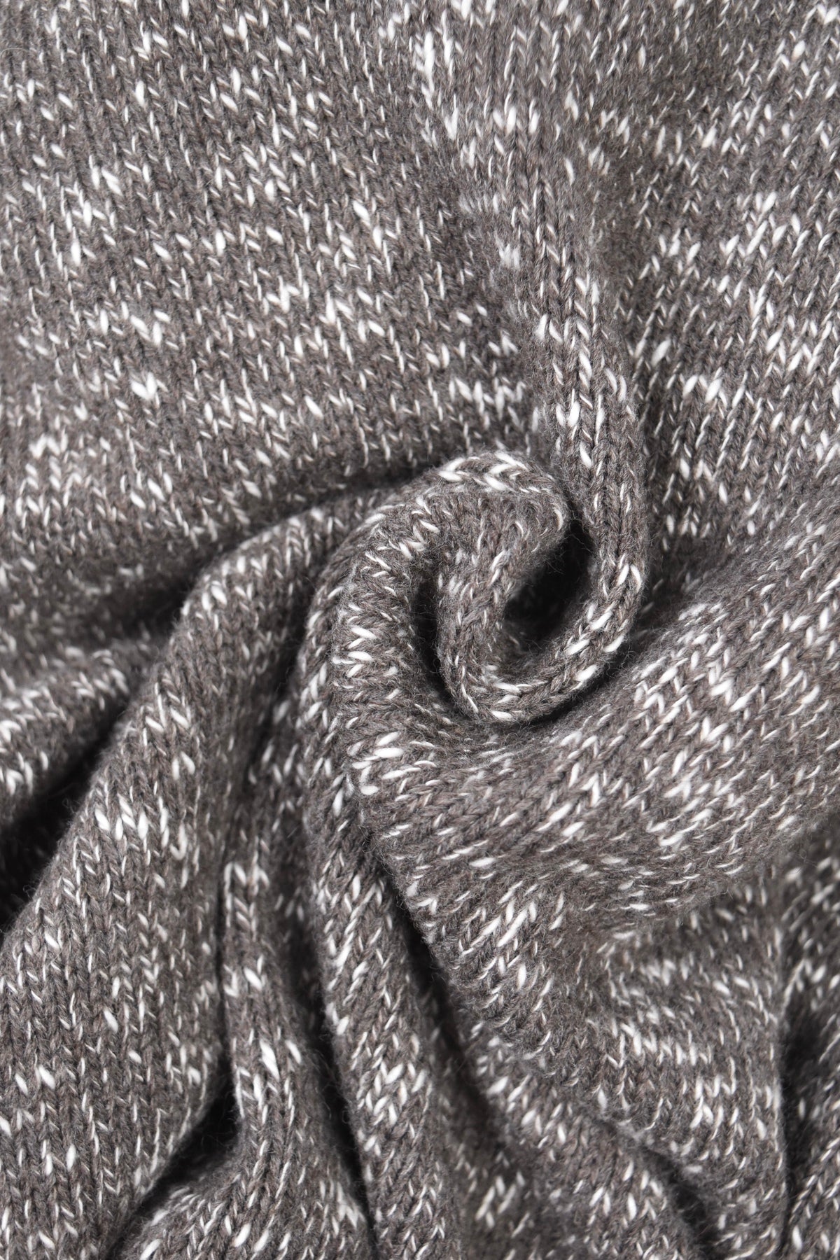 SCOLLO A V (BROWN & WHITE)