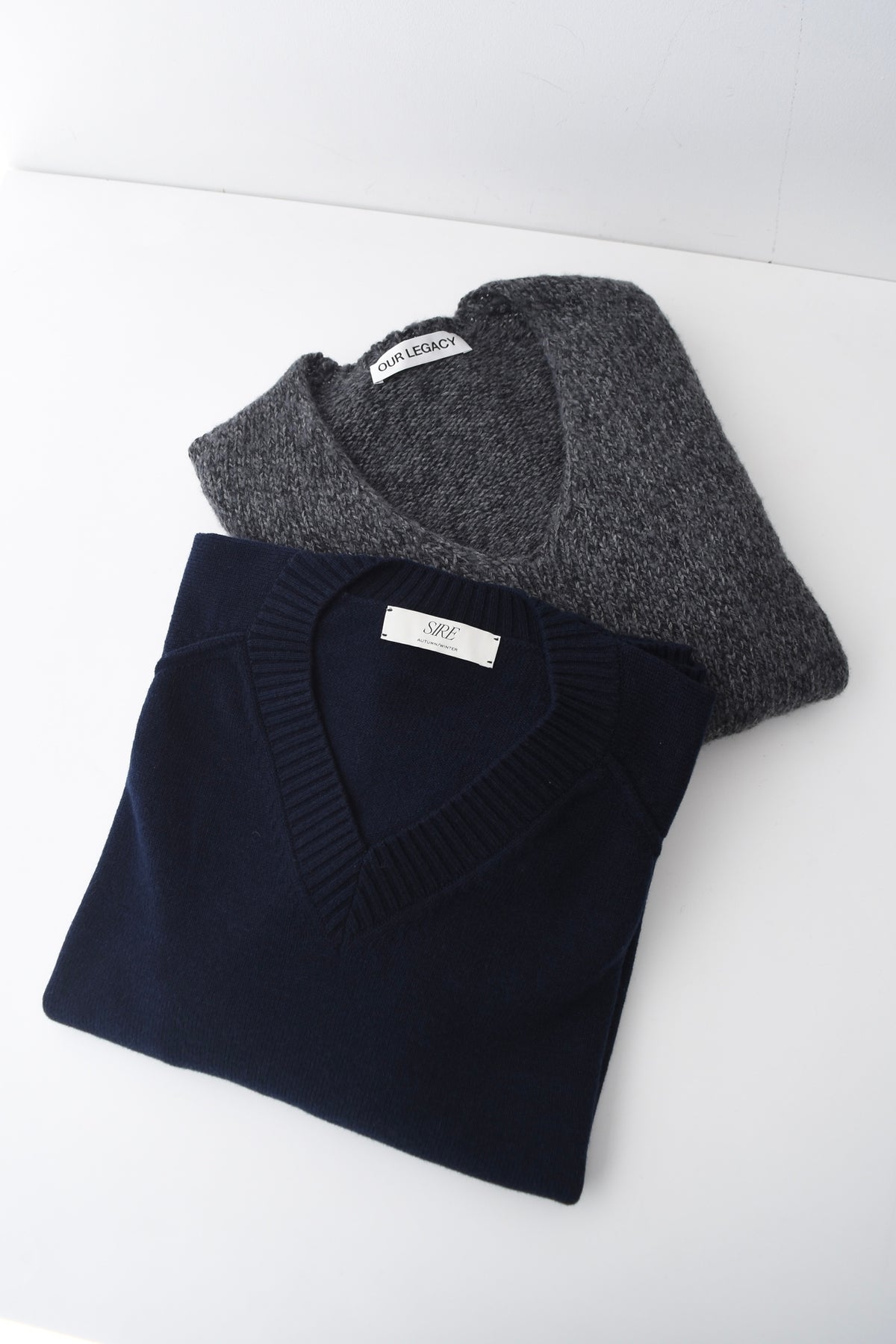 V-NECK SWEATER