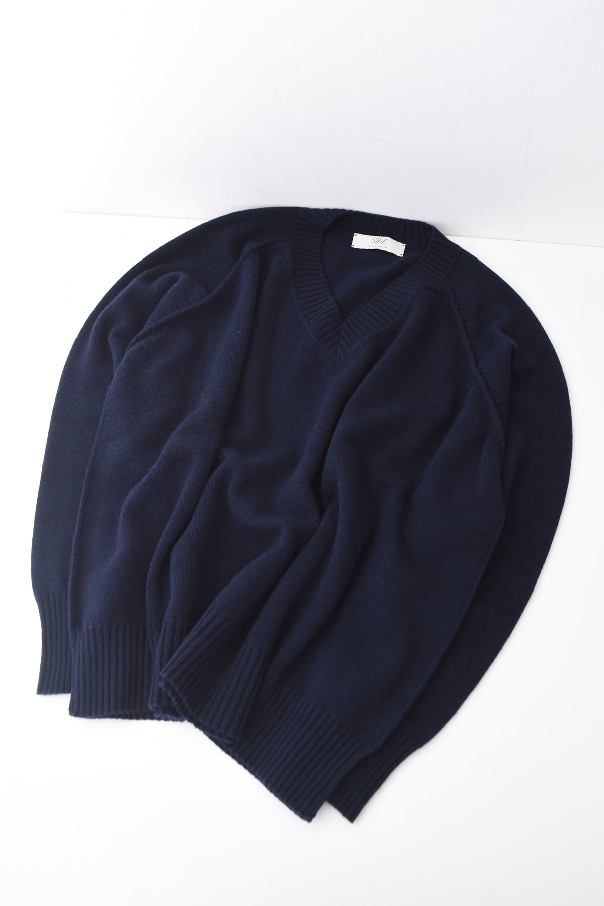 V-NECK SWEATER