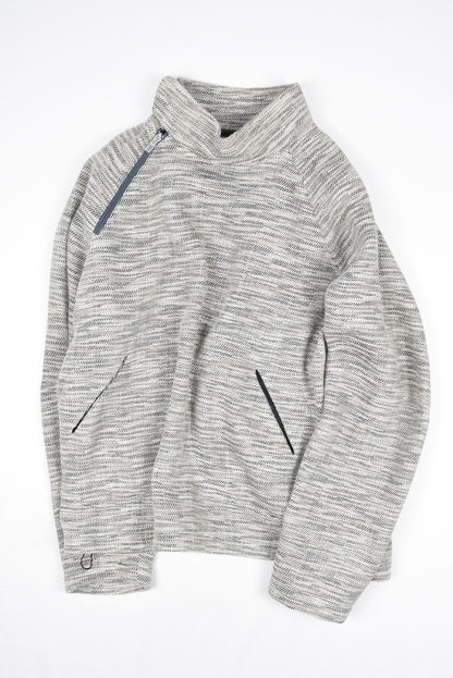 INCISION PULLOVER