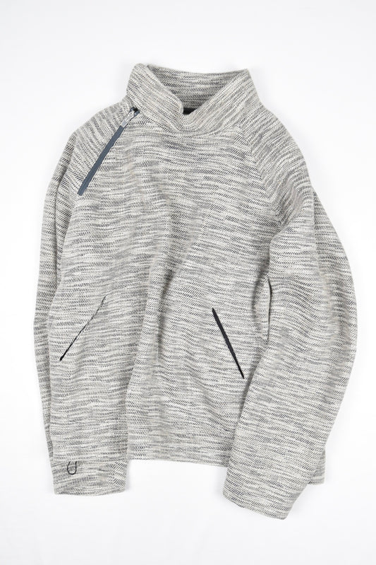 INCISION PULLOVER