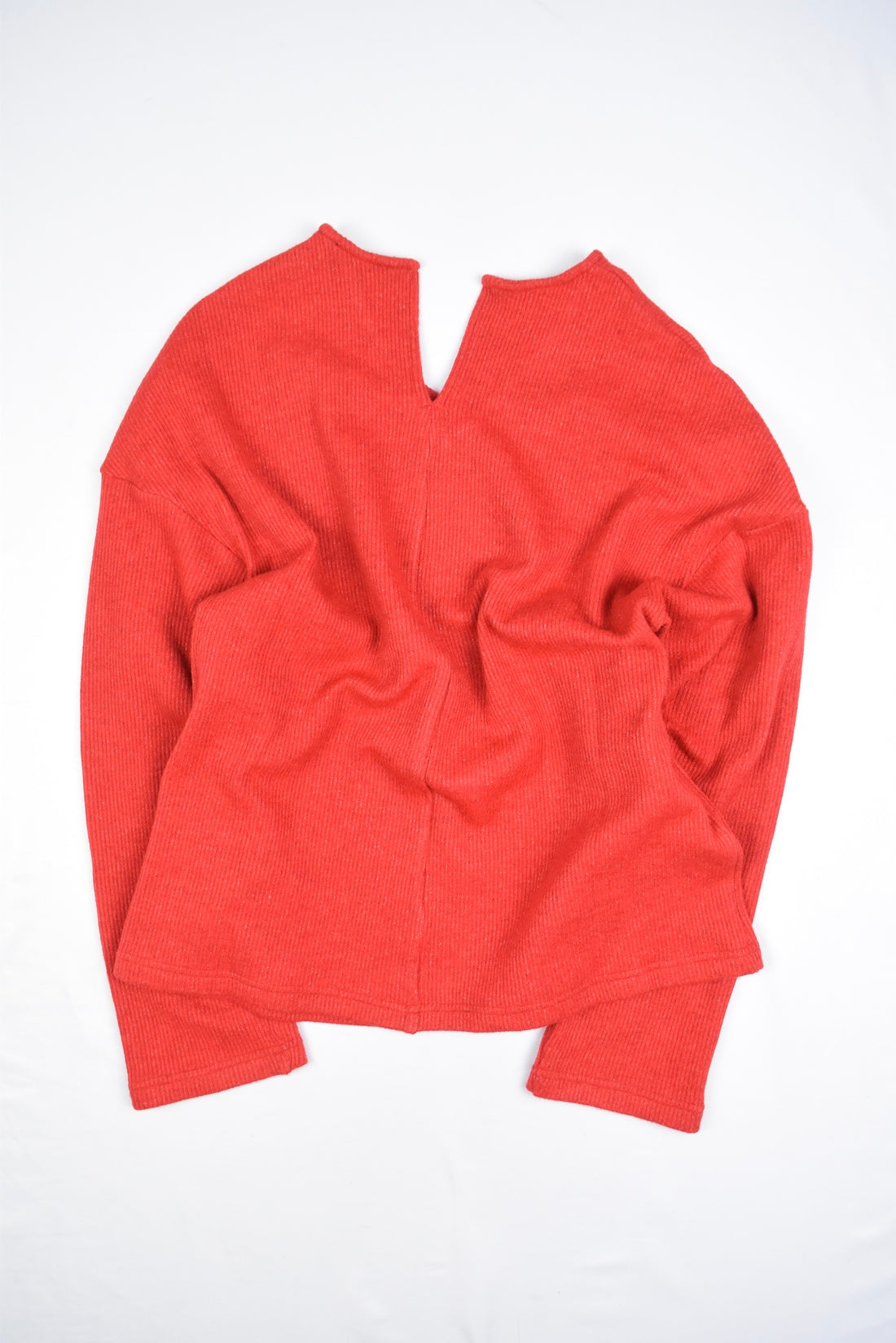 V-NECK SWEATER