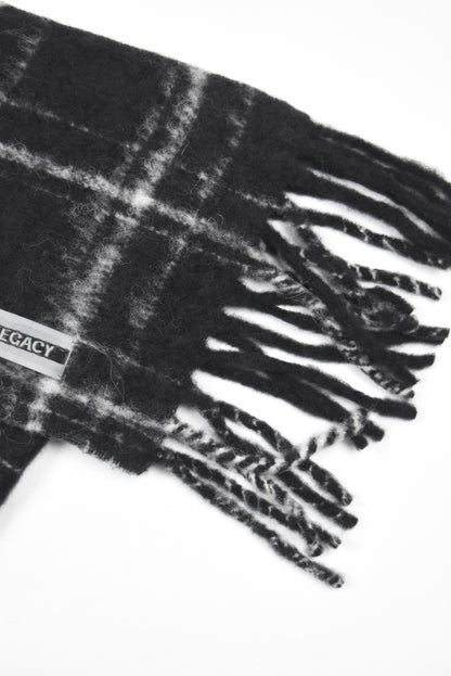 ESTATE SACARF [Black Fuzzy Alpaca Check]