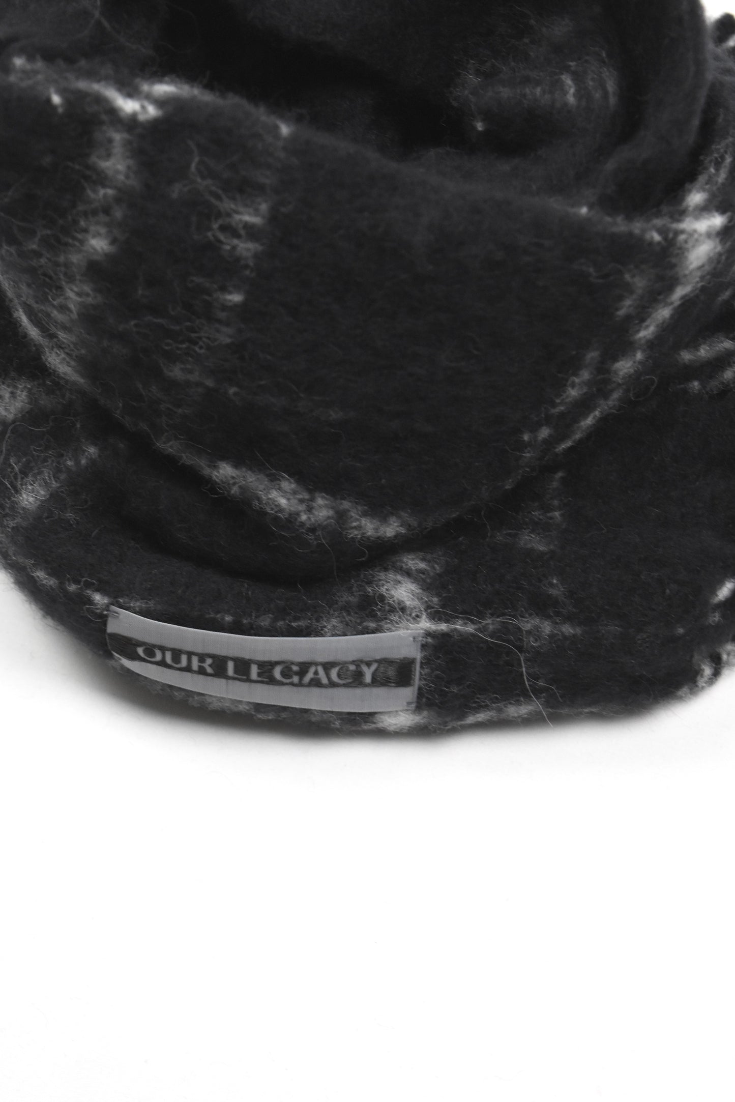 ESTATE SACARF [Black Fuzzy Alpaca Check]