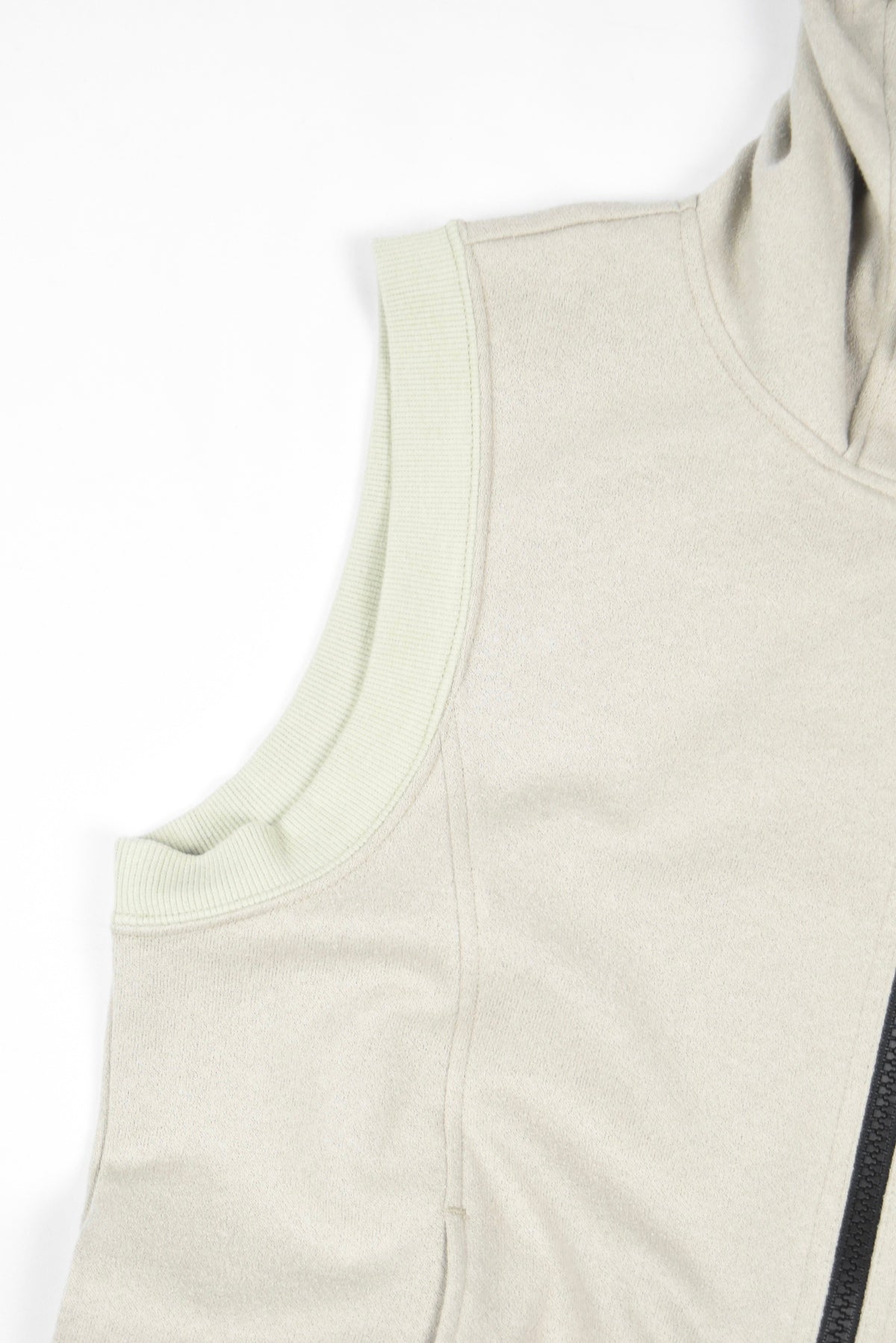 ZEE SLEEVELESS PARKA