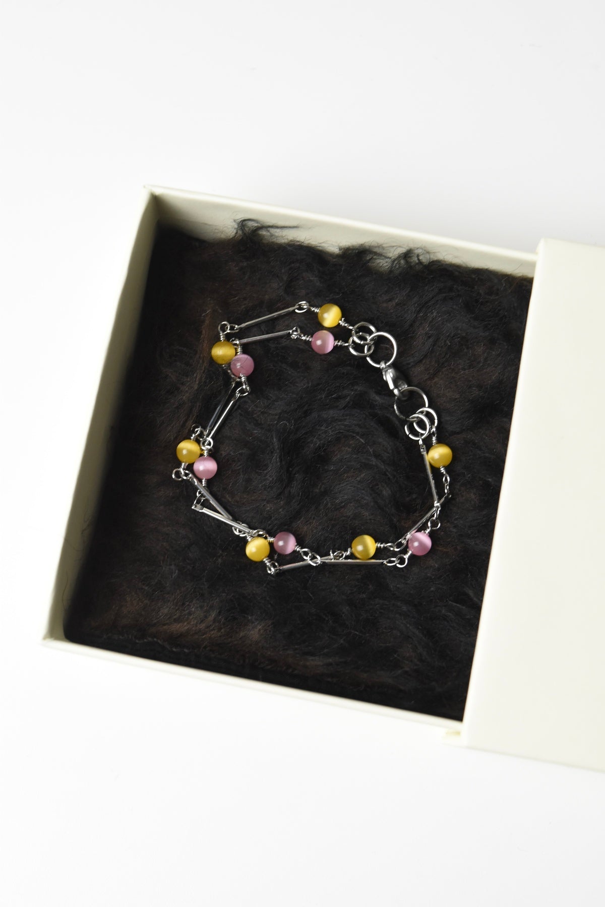 FABRICATED PEARL BRACELET