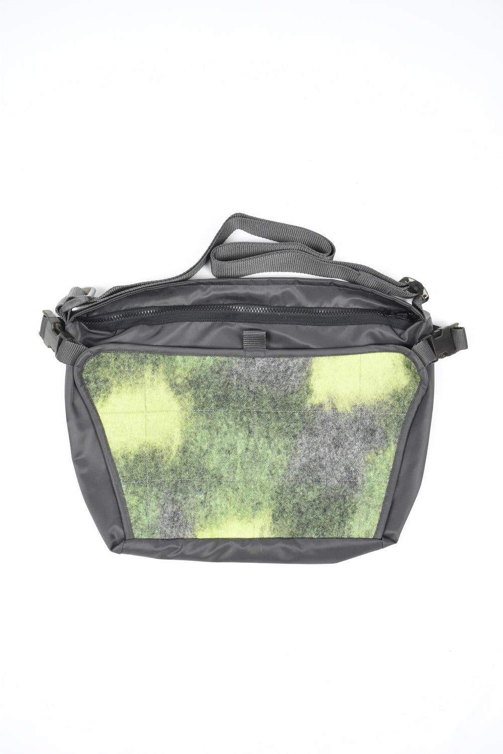 MESSENGER BAG