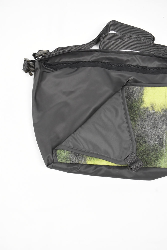 MESSENGER BAG
