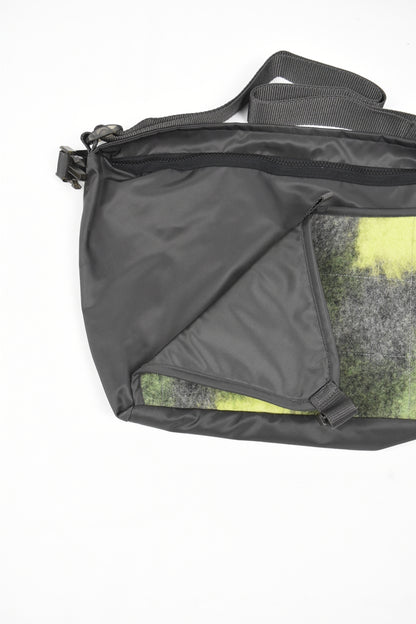 MESSENGER BAG