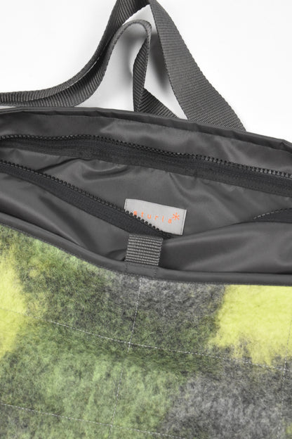 MESSENGER BAG