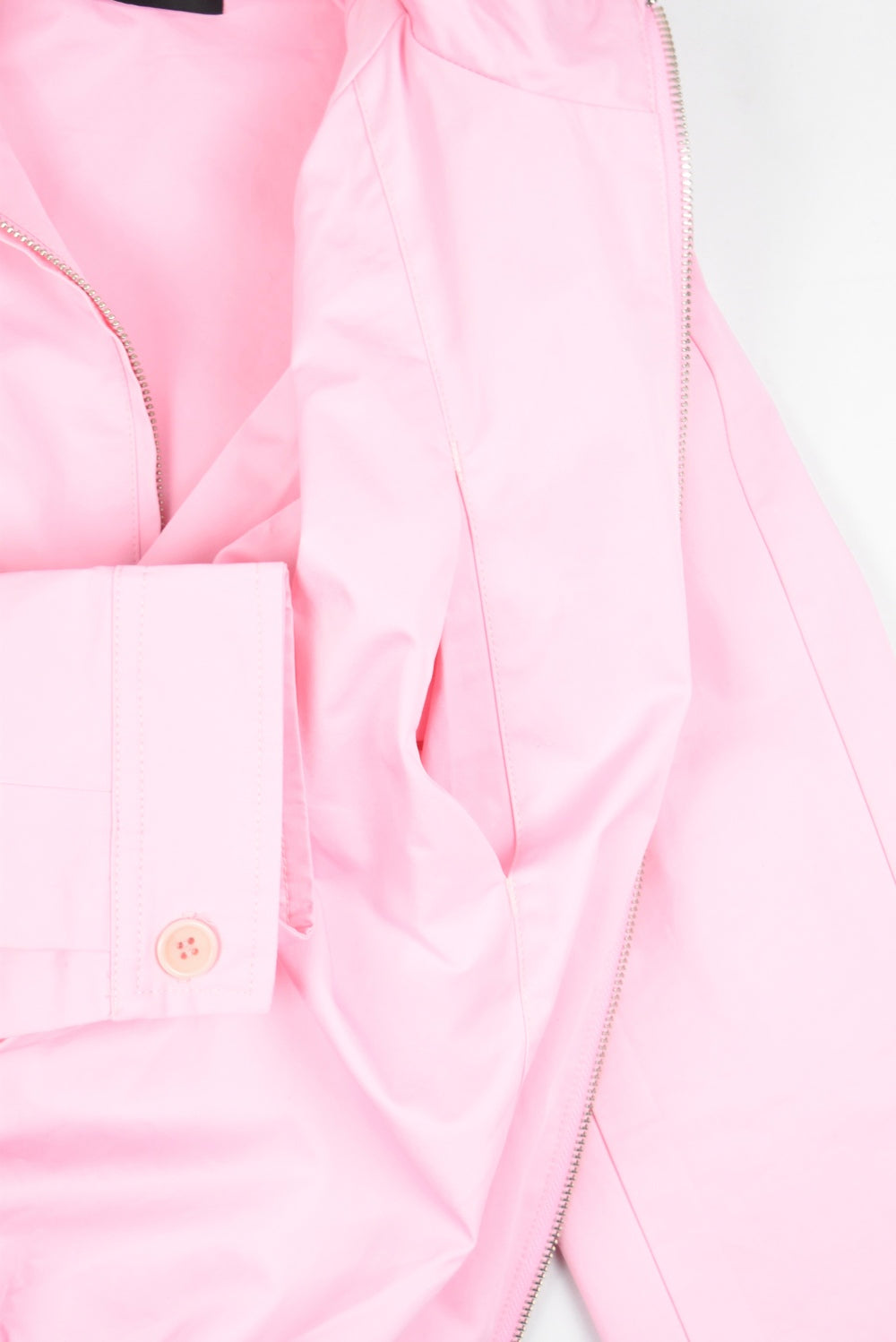 Cropped jacket with back flap